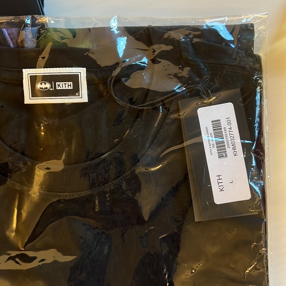 BATMAN X KITH JOKER Tee in BLACK 🦇💜♣️ Mens Size Large NWT 🏷️ - Picture 6 of 10
